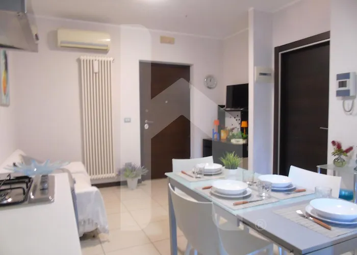 Homiday - Riviera Palace Джулианова