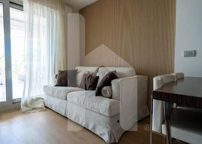 Апартаменты Homiday - Riviera Palace *