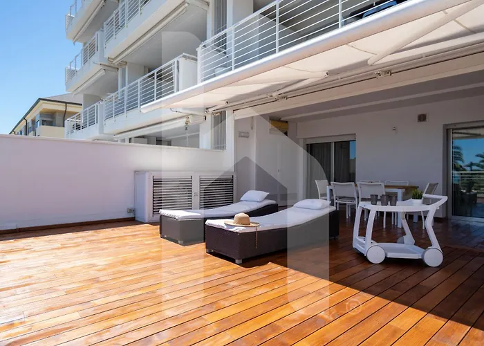 Апартаменты Homiday - Riviera Palace