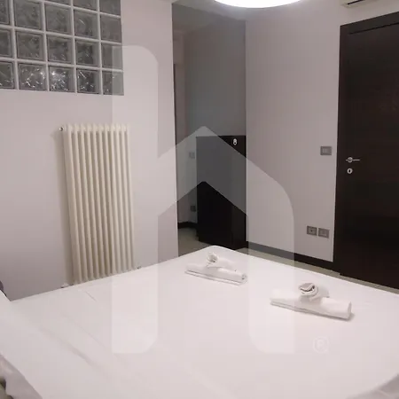 Homiday - Riviera Palace 公寓 朱利亚诺瓦