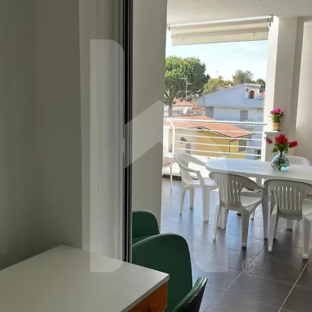 公寓 Homiday - Riviera Palace 朱利亚诺瓦