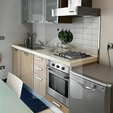 Homiday - Riviera Palace 朱利亚诺瓦