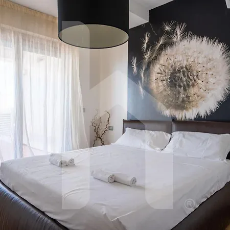 Homiday - Riviera Palace * ג'וליאנובה