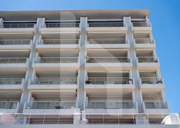 Homiday - Riviera Palace Apartment *